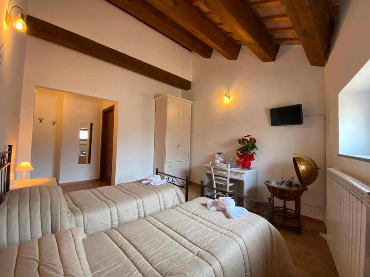Locanda Della Pieve Pievebovigliana Exterior photo